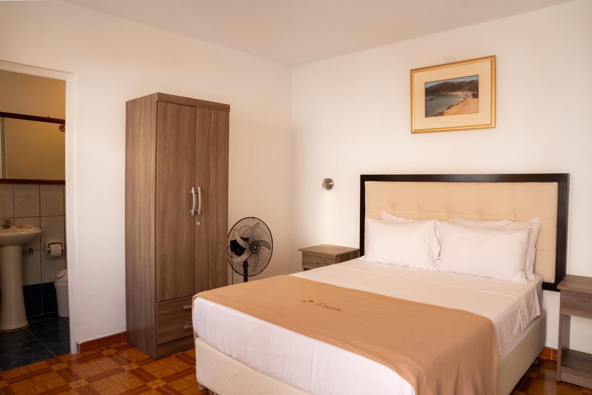 Hostal Los Frayles Paracas Exterior foto