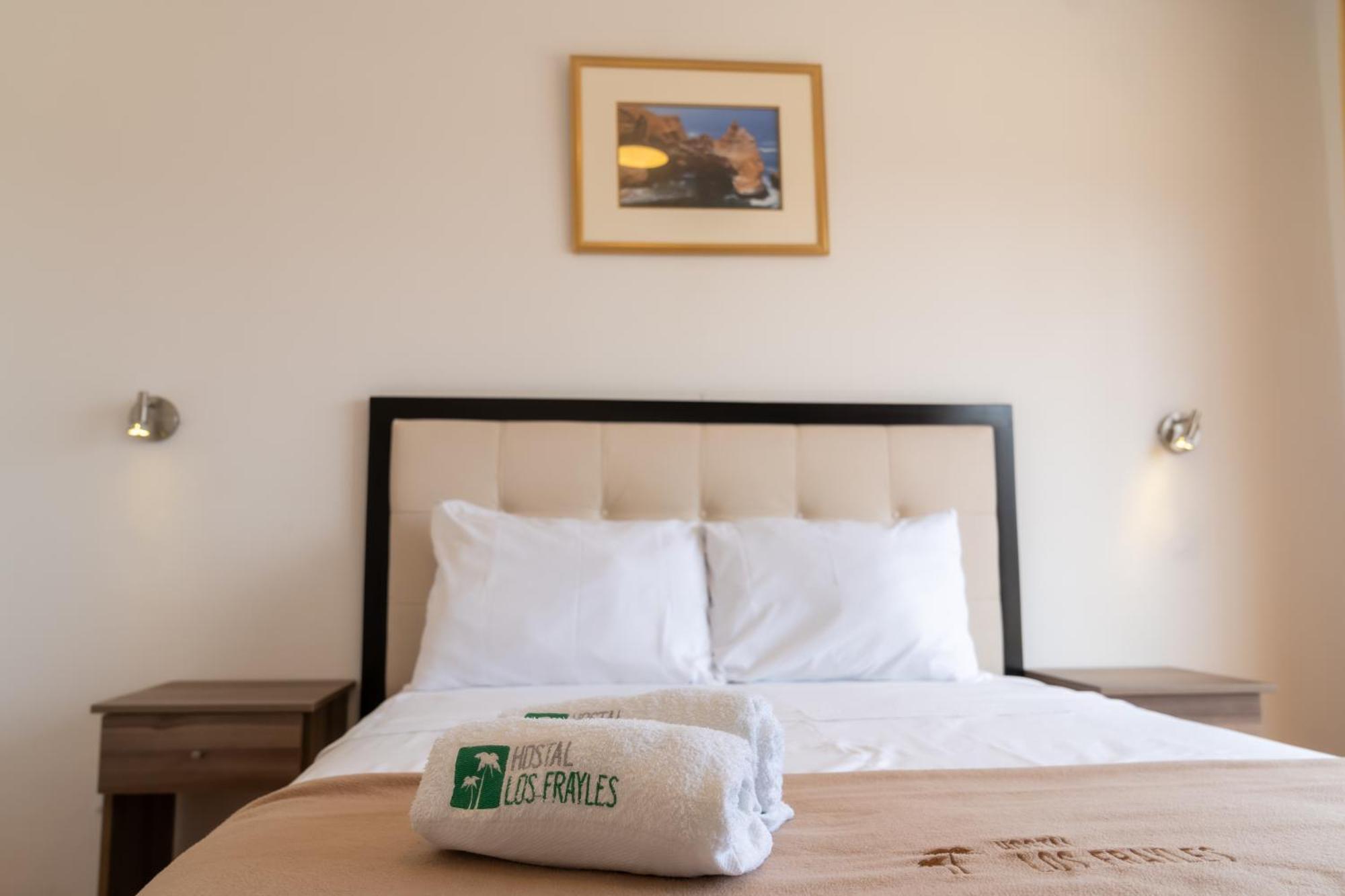 Hostal Los Frayles Paracas Exterior foto