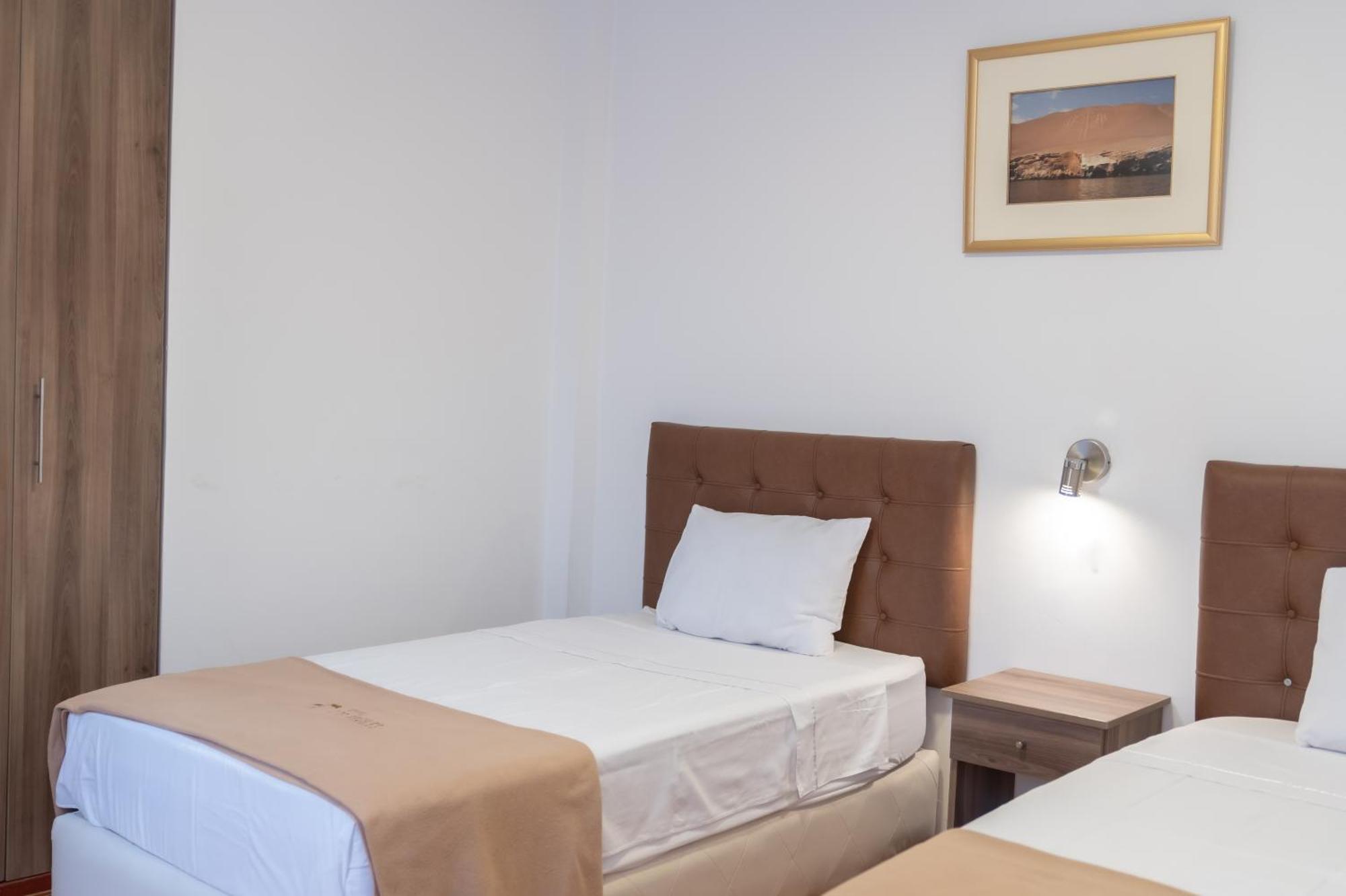 Hostal Los Frayles Paracas Exterior foto