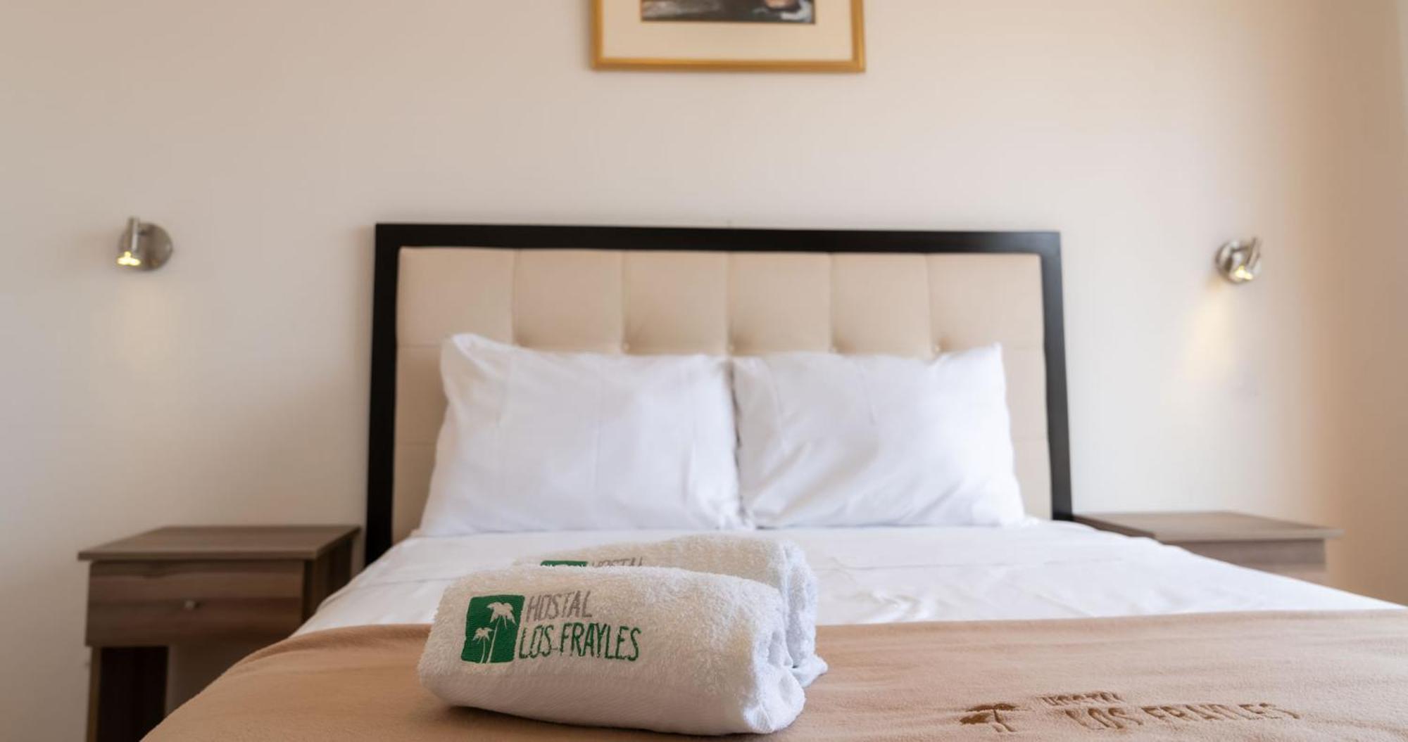 Hostal Los Frayles Paracas Exterior foto
